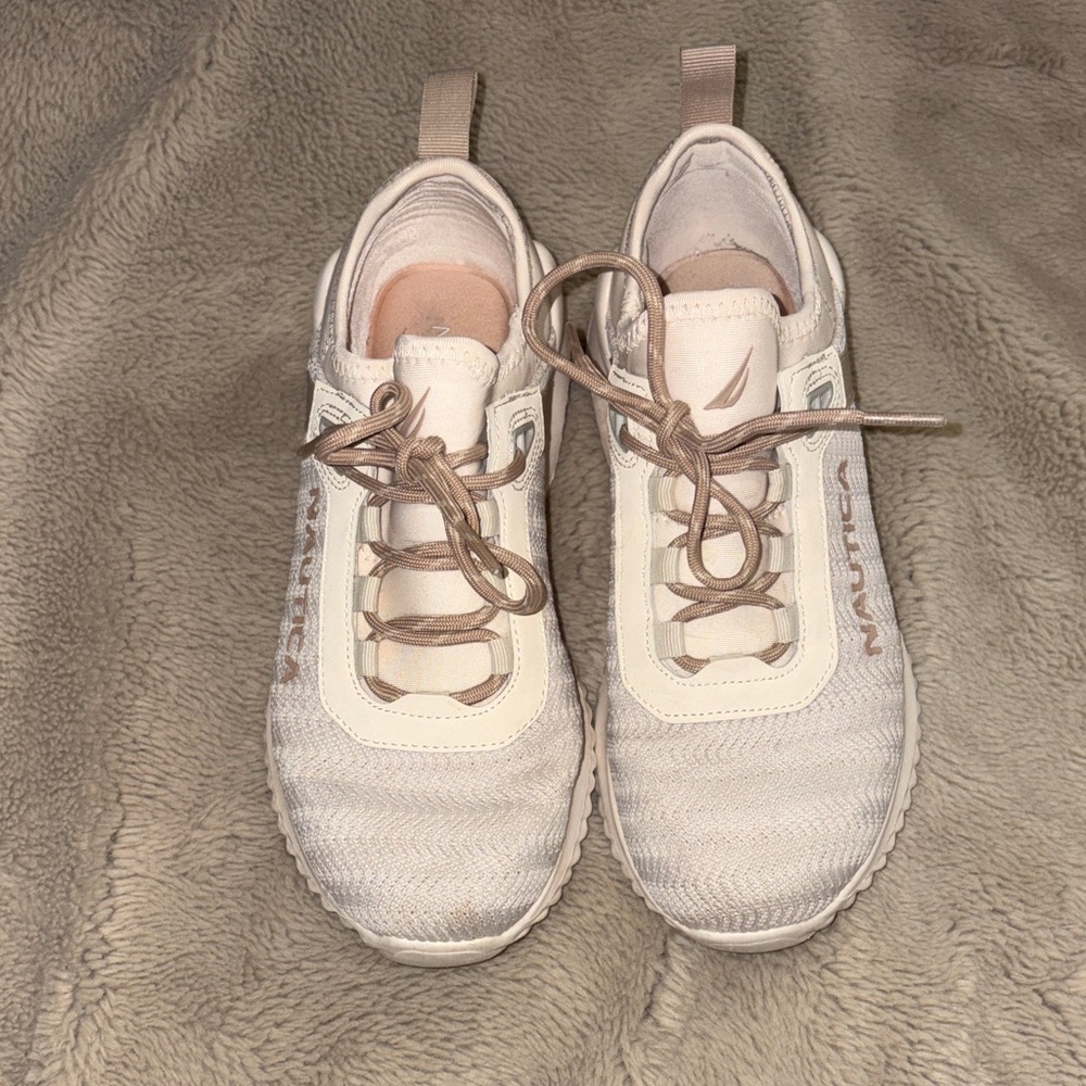 Nautica Women's Danville Walking Shoes, size 7